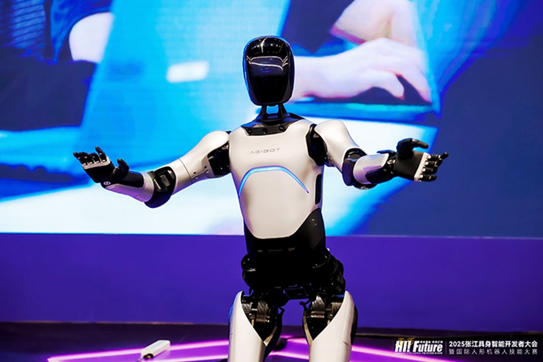 hy3380海洋之神远征A2成全球首个同时拥有中美欧认证的人形机器人